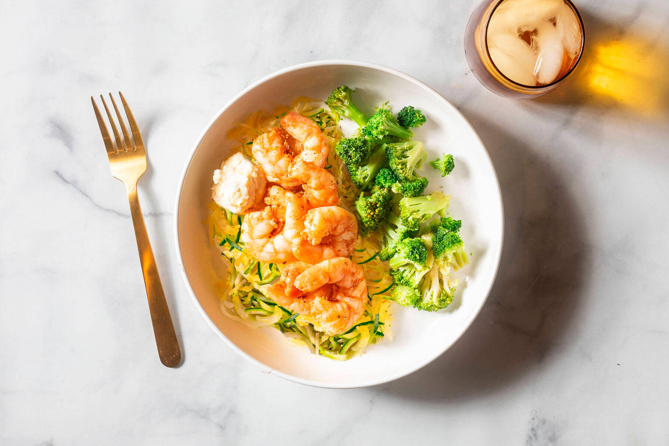 食器   ALFREDO Shrimp Alfredo with Zucchini Noodles & Broccoli | Ready To Eat